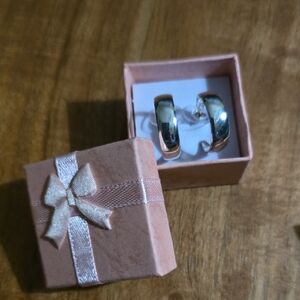 Elegant Silver Hoop Earrings In Pink Box
